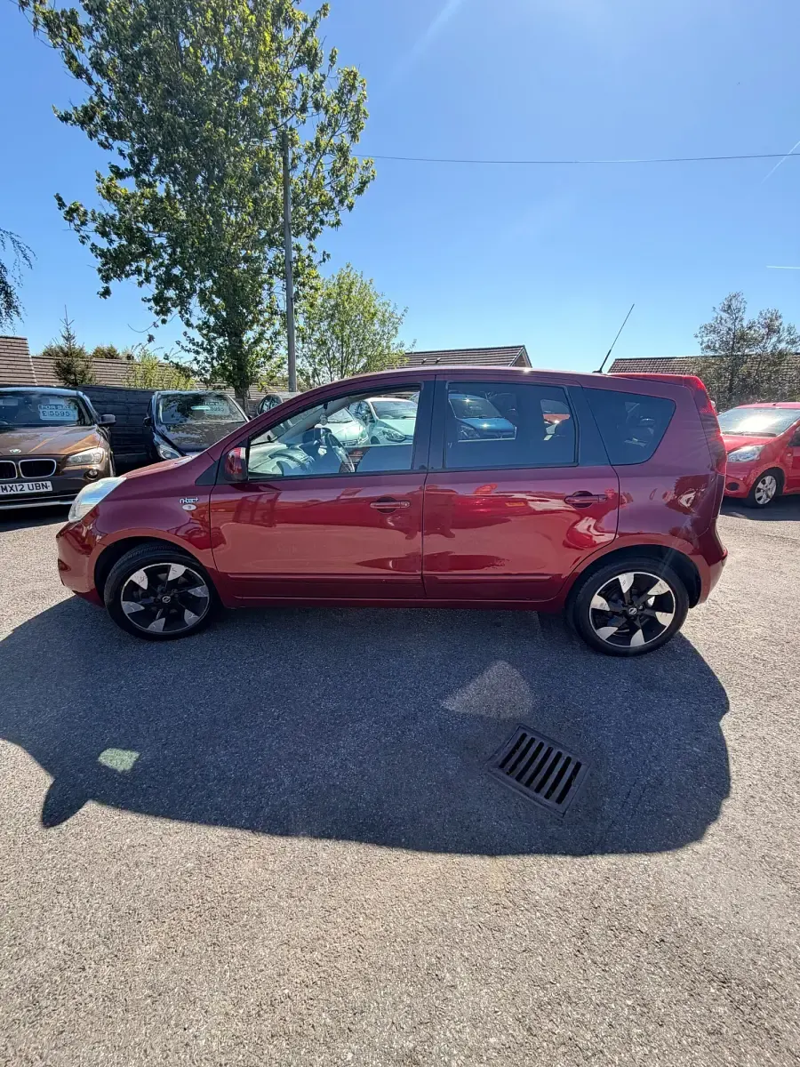 Used Nissan Note N-TEC 110 HP (80 kW) 2013 Red Hatchback