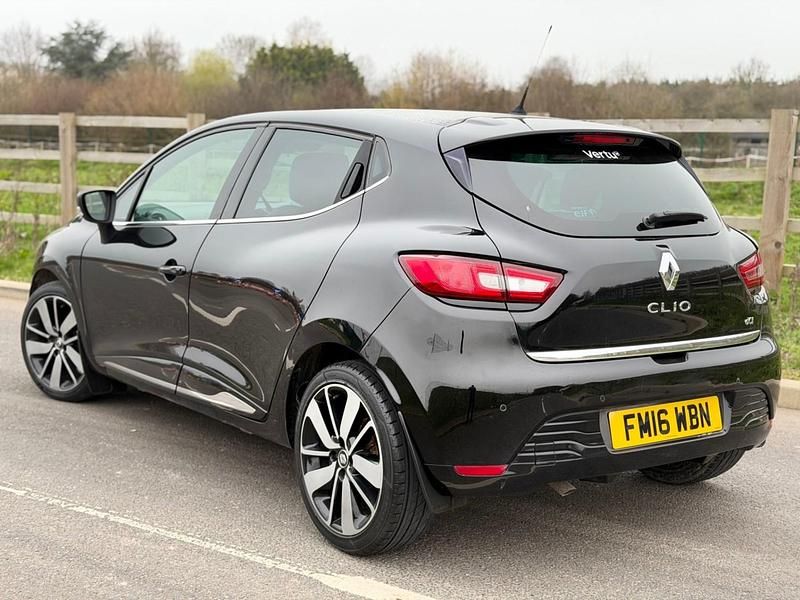 Used Renault Clio IV Iconic 90 HP (66 kW) 2016 Black Hatchback