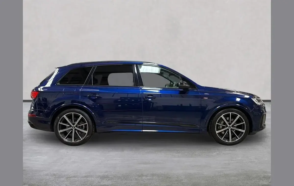 Used Audi Q7 S-Line 231 HP (169 kW) 2023 Blue SUV