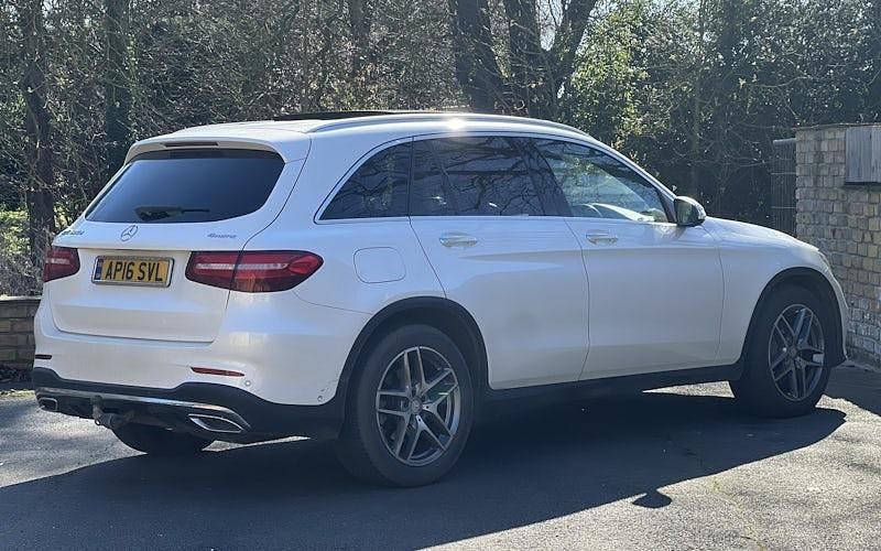 Used Mercedes GLC220 AMG Line Premium 170 HP (125 kW) 2018 Estate