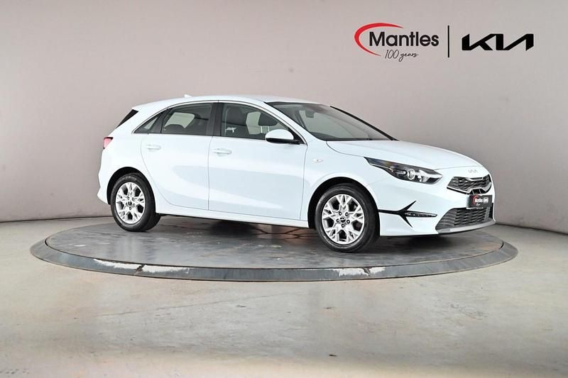 Used Kia Ceed 134 HP (98 kW) 2023 White Hatchback