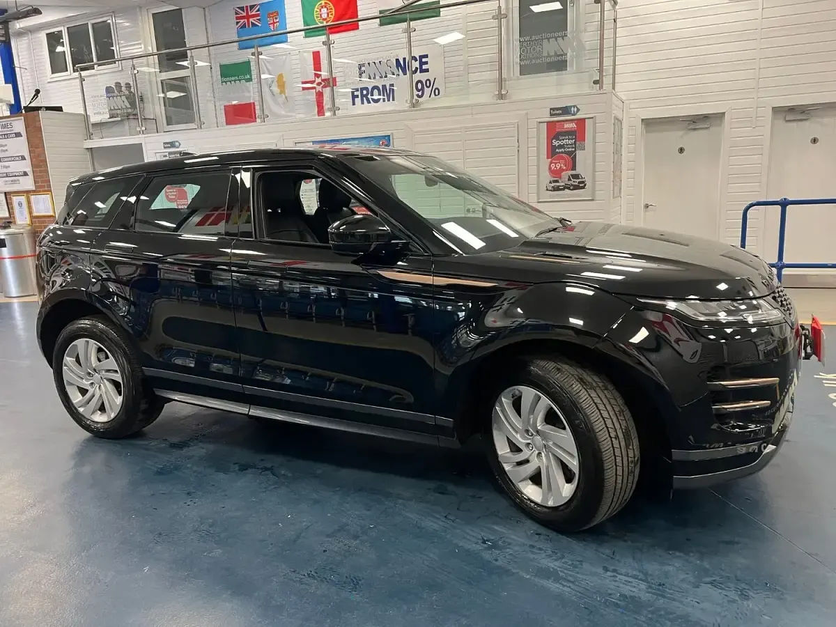 Used Land Rover Range Rover evoque R-Dynamic 180 HP (132 kW) 2020 Black SUV