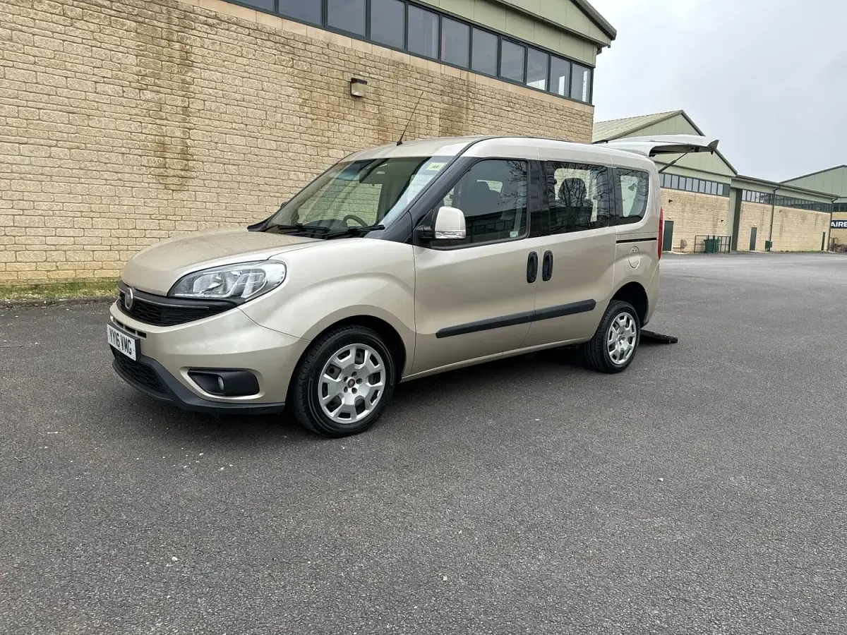 Used Fiat Doblò Easy 2016 Beige MPV