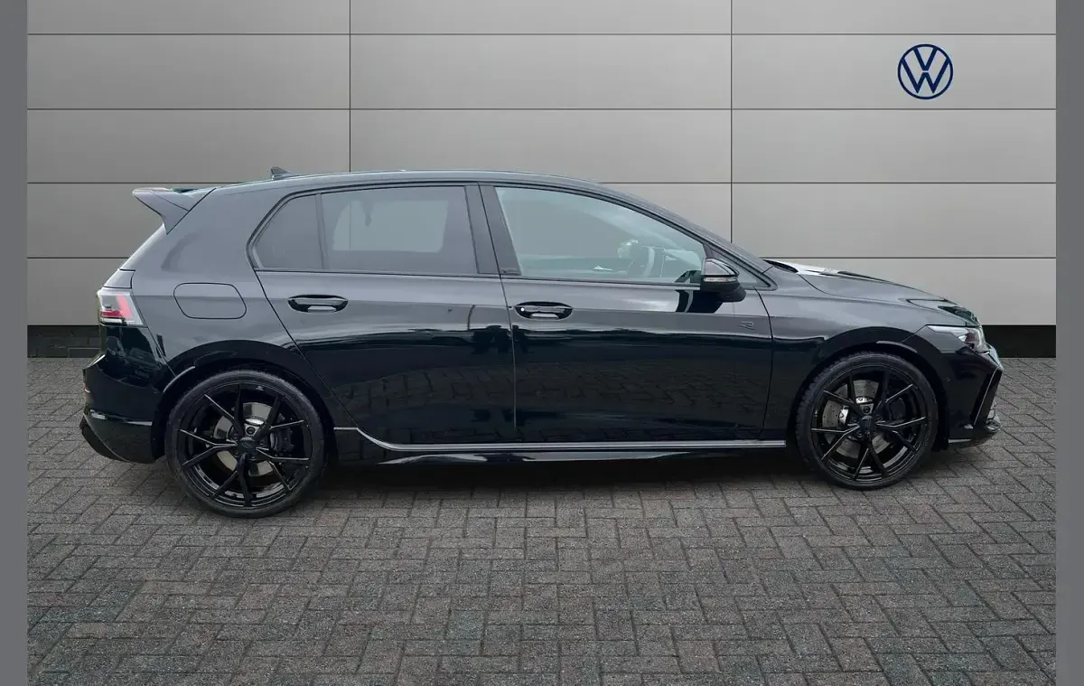 Used VW Golf VIII Black Edition 333 HP (244 kW) 2025 Black Hatchback