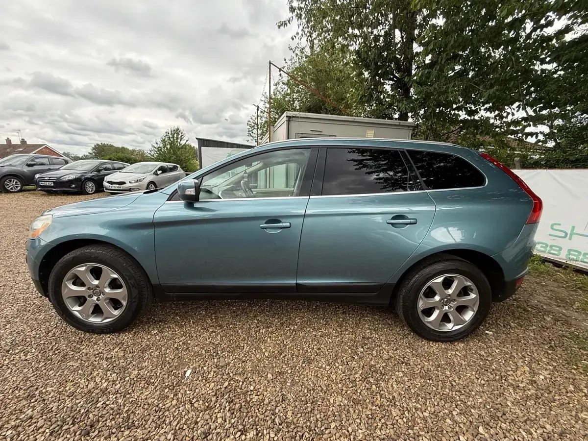 Used Volvo XC60 SE Lux 2009 Blue SUV
