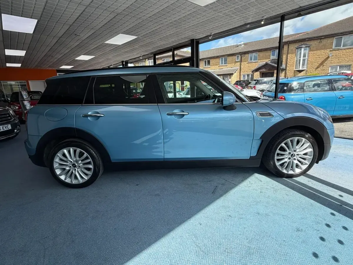 Usado Mini One Clubman 2017 Azul Familiar