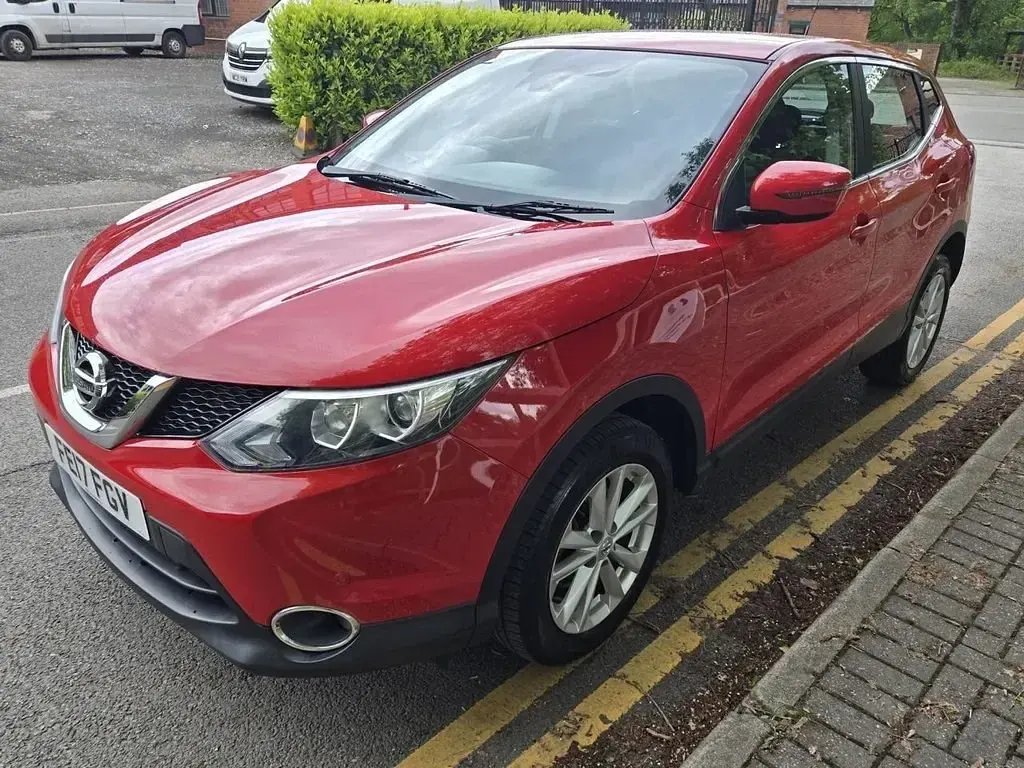 Second-hand Nissan Qashqai Acenta 110 CP (80 kW) 2017 Roșu SUV