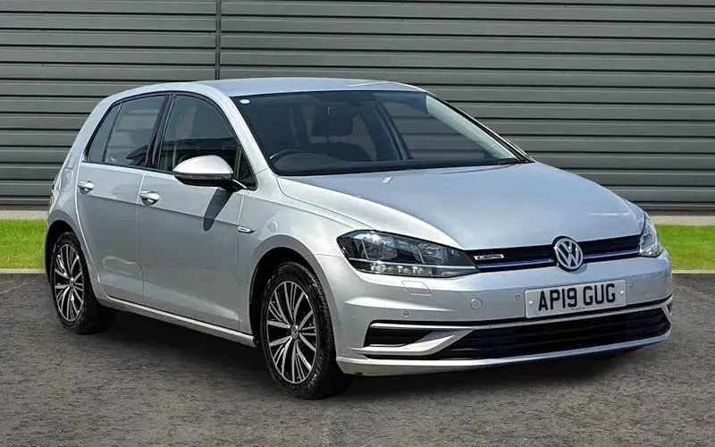 Used VW Golf VII SE 131 HP (96 kW) 2018 Hatchback