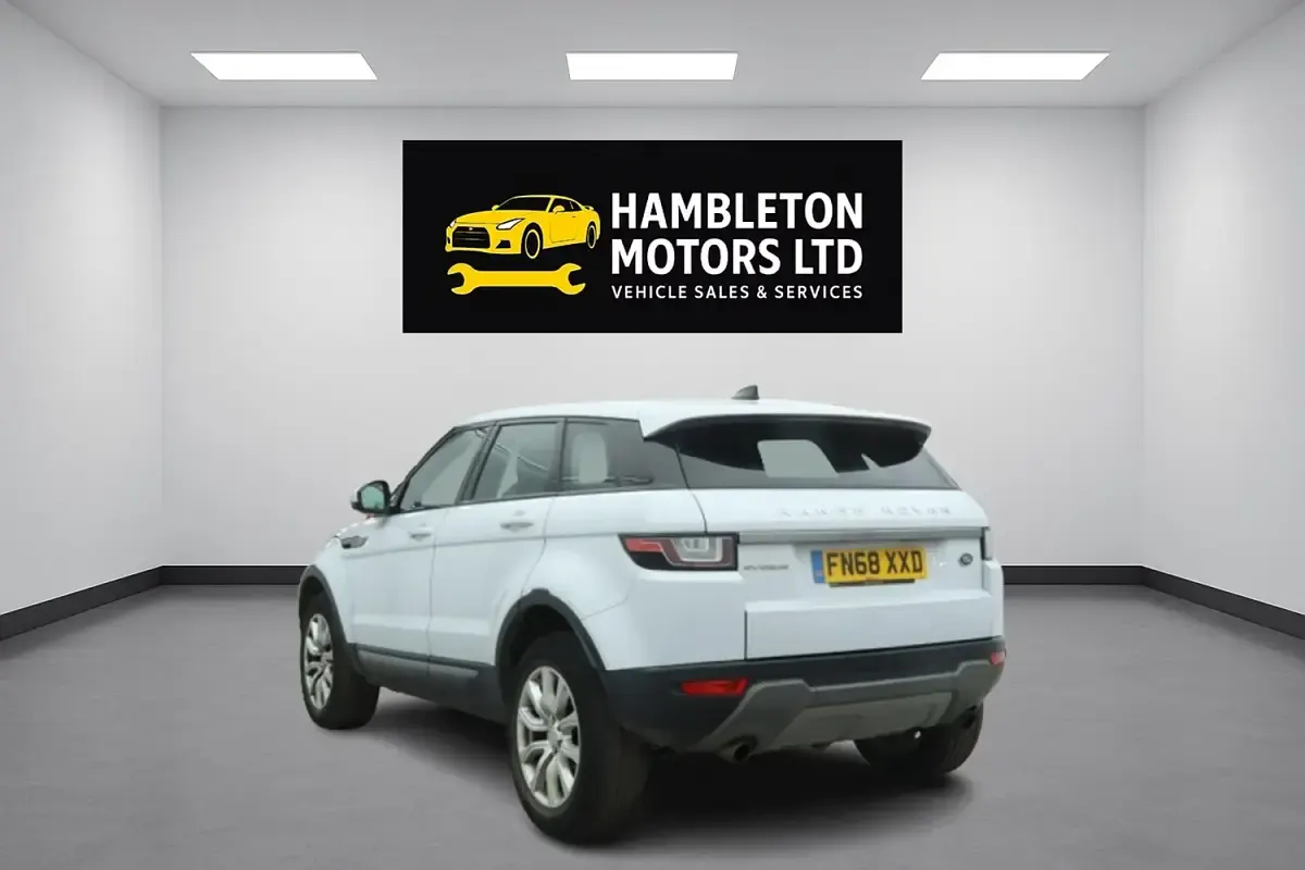 Used Land Rover Range Rover evoque SE 2018 White Estate