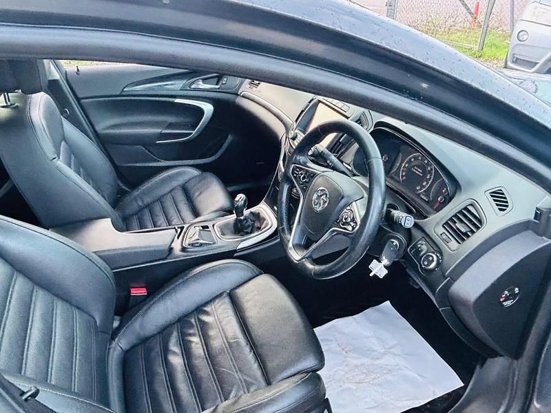 Used Vauxhall Insignia Elite 140 HP (102 kW) 2015 Grey Hatchback