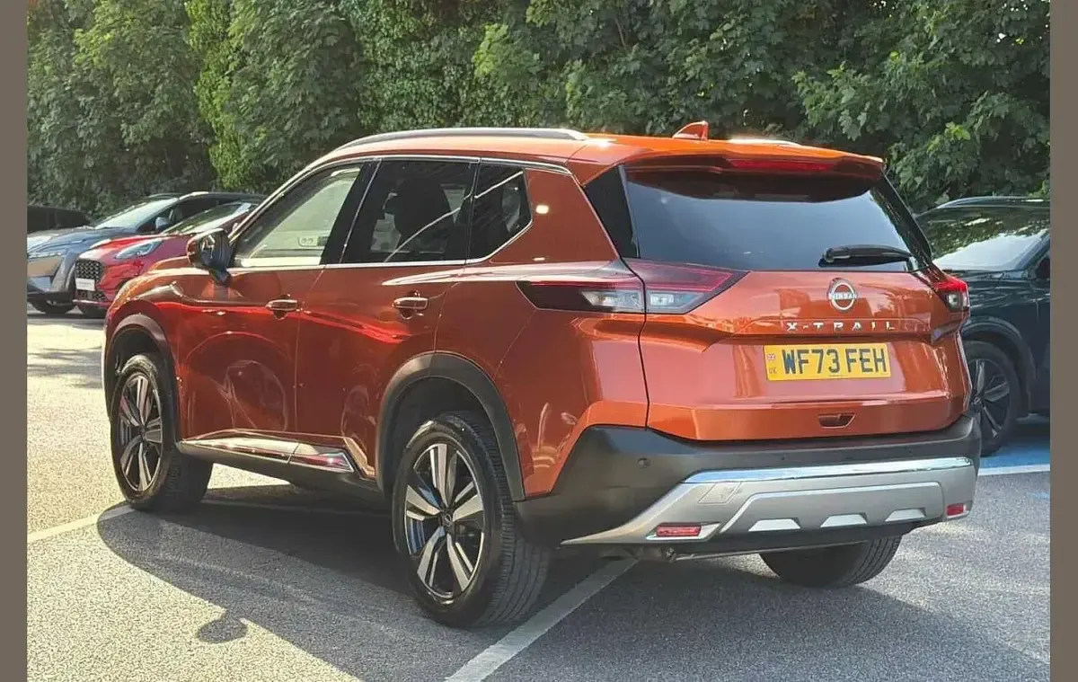 Used Nissan X-Trail Tekna 204 HP (150 kW) 2023 Orange SUV