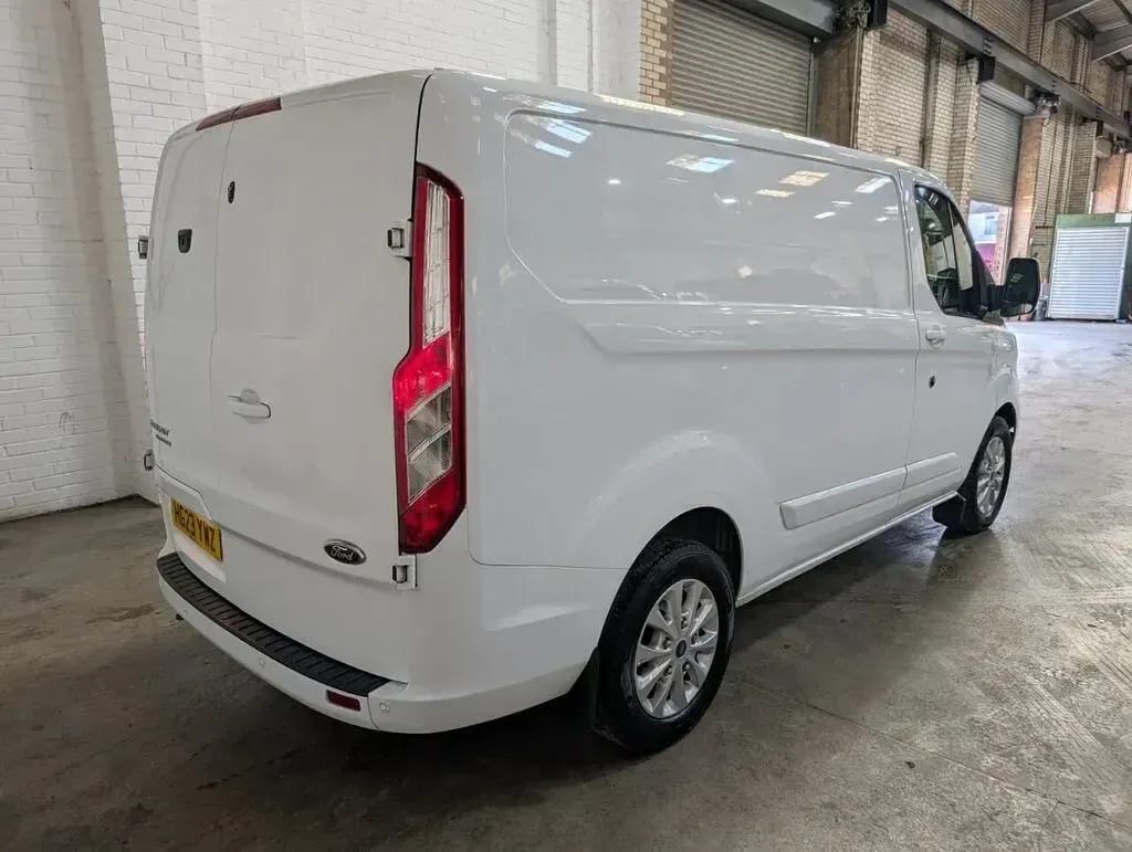 Used Ford Transit Custom Limited 130 HP (95 kW) 2023 White Van