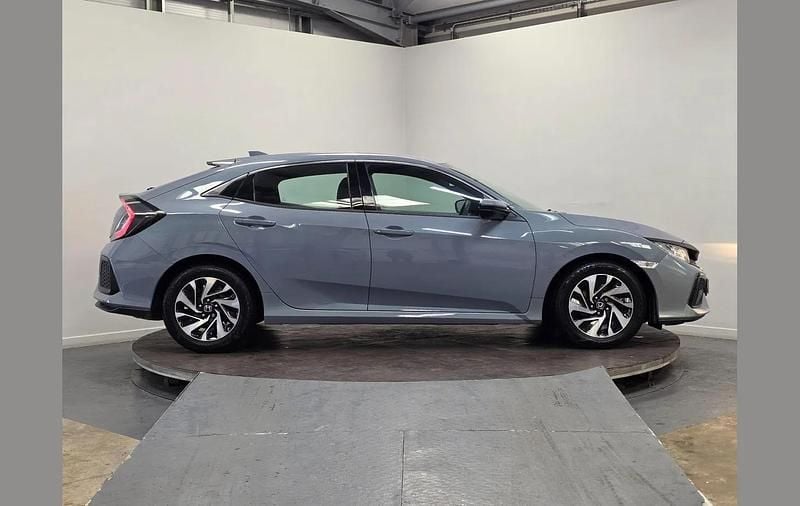 Used Honda Civic SE 117 HP (86 kW) 2019 Grey Hatchback