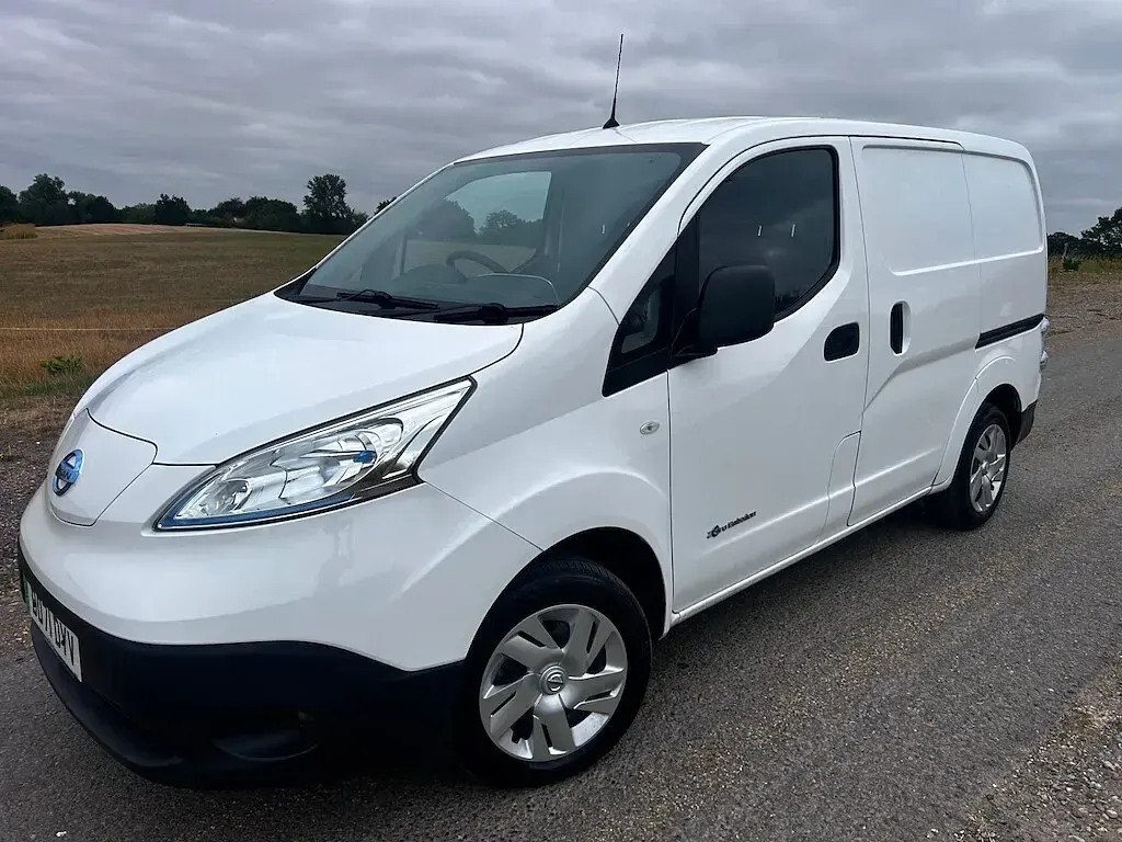 Used Nissan e-NV200 Acenta 80 kW (109 HP) 2021 White MPV