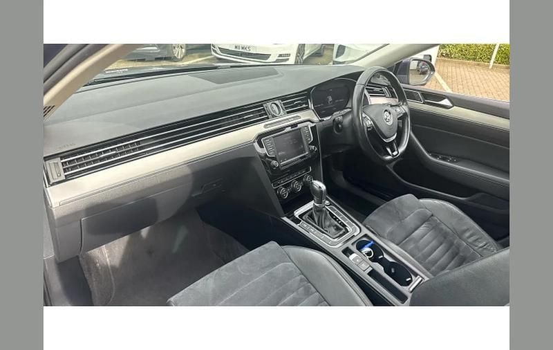 Used VW Passat GT 150 HP (110 kW) 2017 Blue Estate