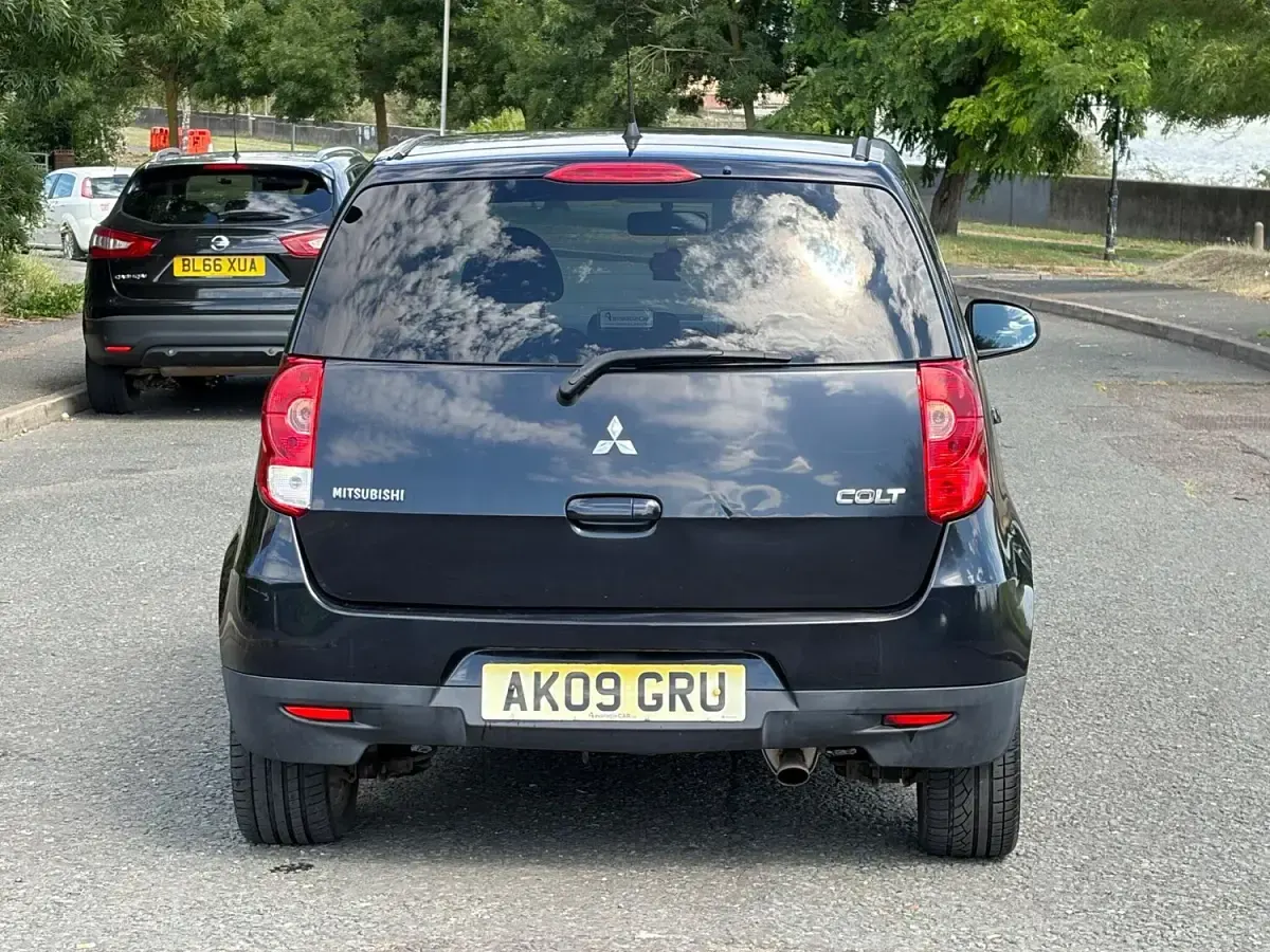 Used Mitsubishi Colt 2009 Black Hatchback