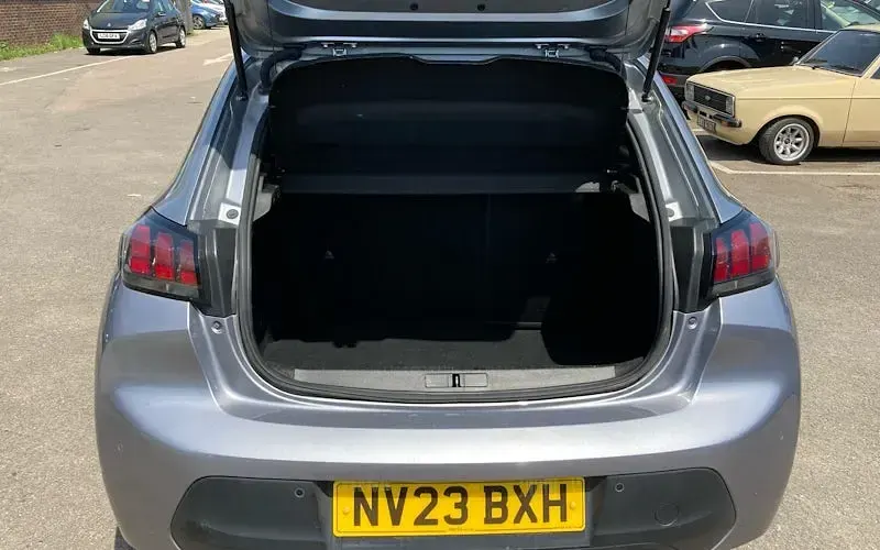 Used Peugeot 208 Active+ 102 HP (75 kW) 2023 Grey Hatchback