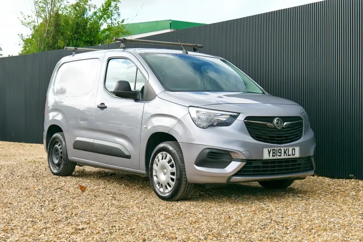 Used Vauxhall Combo Sportive 100 HP (73 kW) 2019 Grey MPV