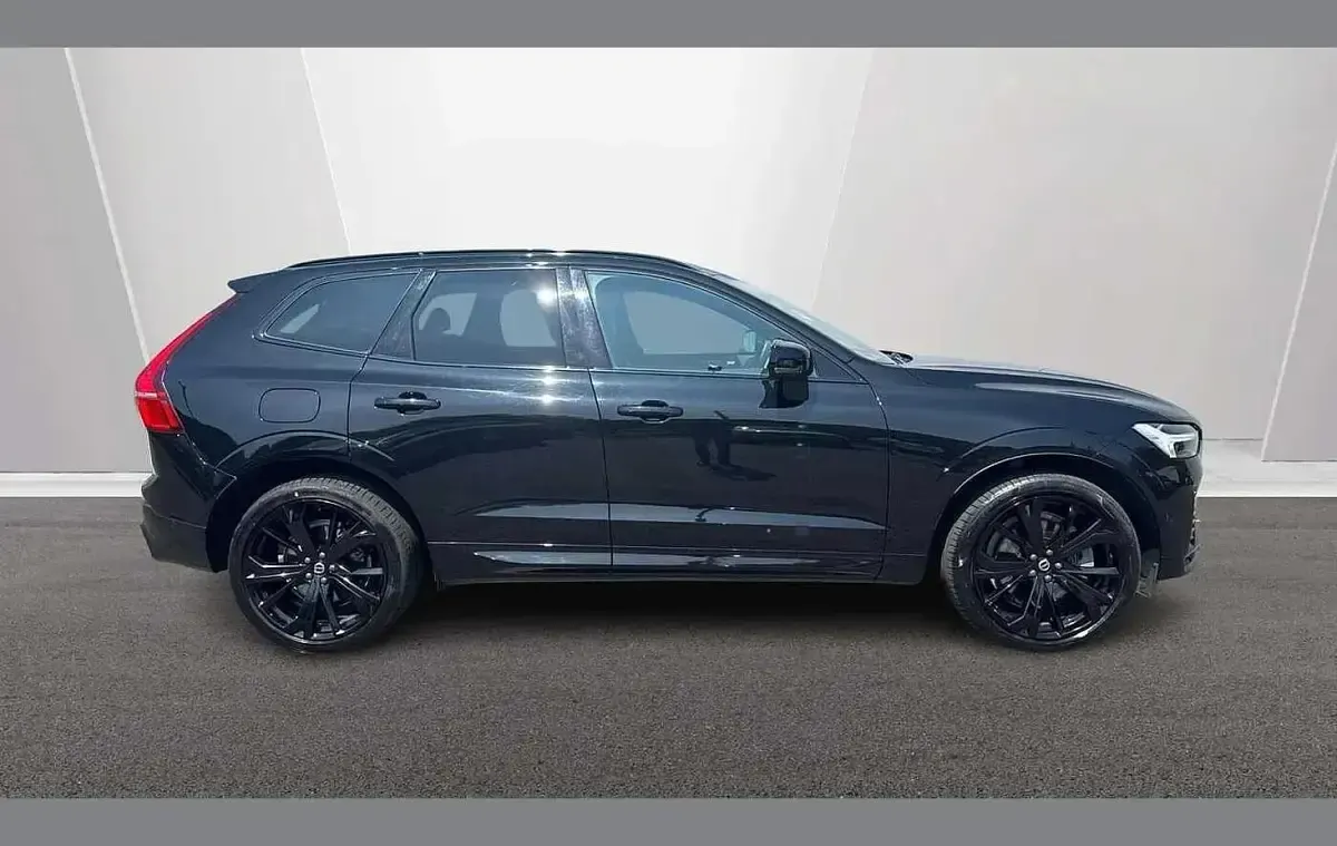 Used Volvo XC60 Plus 247 HP (181 kW) 2024 Black SUV