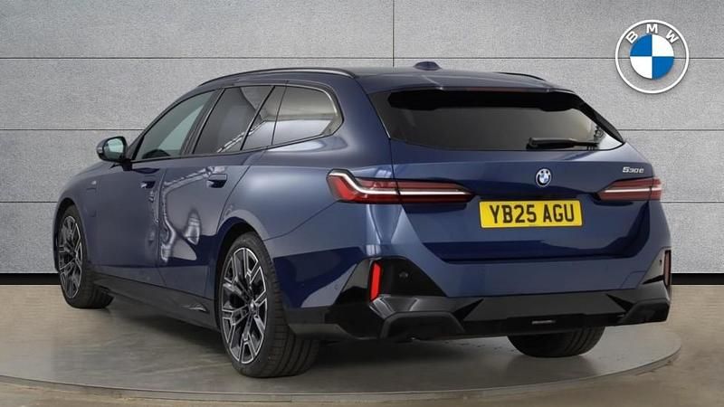 Used BMW 530e M Sport 295 HP (216 kW) 2025 Blue Estate