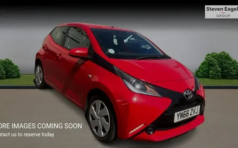 Usado Toyota Aygo X-play 69 HP (50 kW) 2018 Citadino