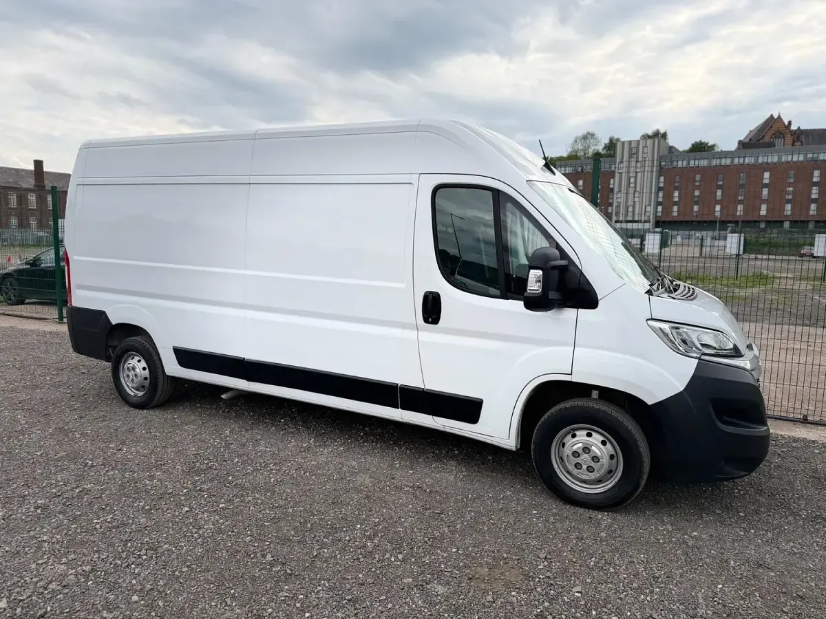 Used Citroën Relay 140 HP (102 kW) 2023 White Van