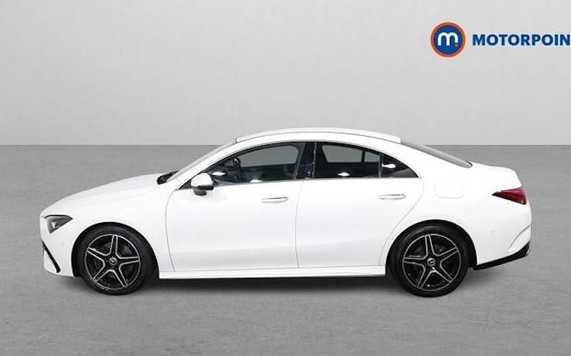 Used Mercedes CLA200 Executive 163 HP (119 kW) 2025 White Sedan
