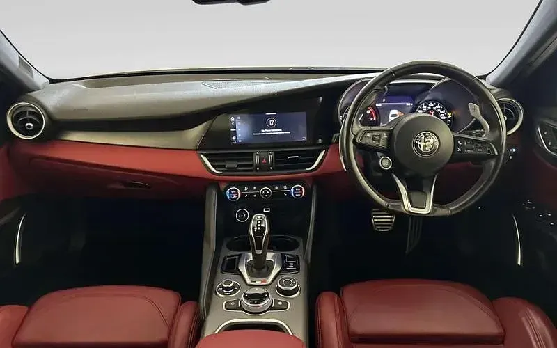 Used Alfa Romeo Giulia Veloce 280 HP (205 kW) 2021 Sedan