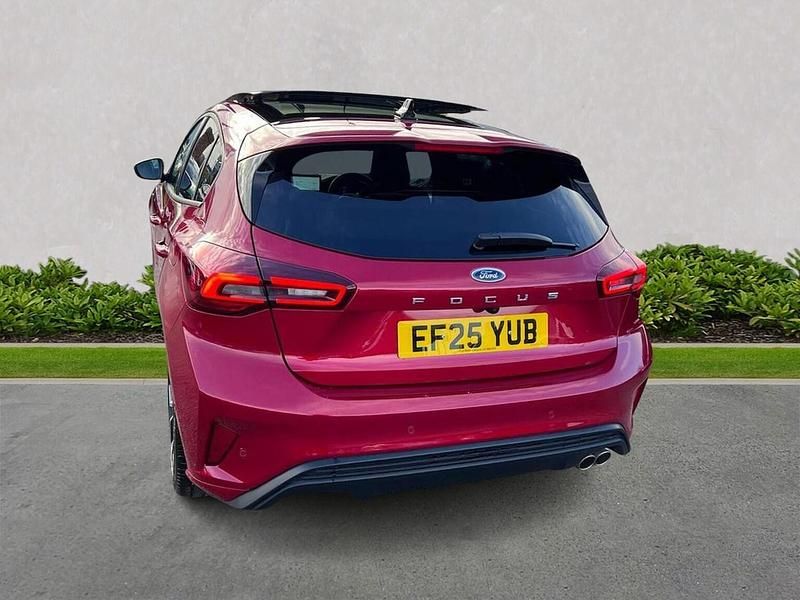 Used Ford Focus ST-Line X 125 HP (91 kW) 2025 Red Hatchback
