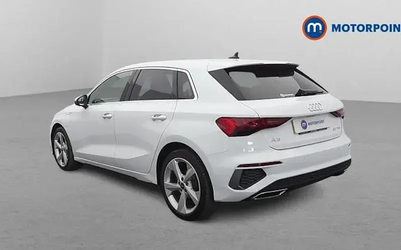 Used Audi A3 Sportback e-tron S-Line 204 HP (150 kW) 2024 White Hatchback