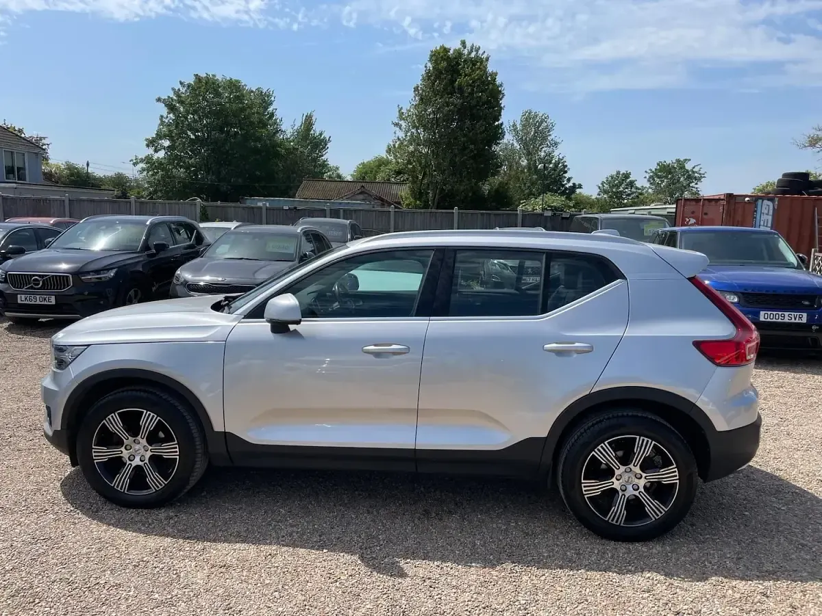 Used Volvo XC40 Inscription 150 HP (110 kW) 2019 Silver SUV