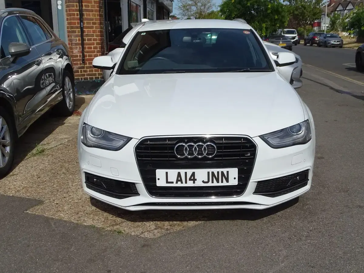 Used Audi A4 S-Line 252 HP (185 kW) 2026 White Estate