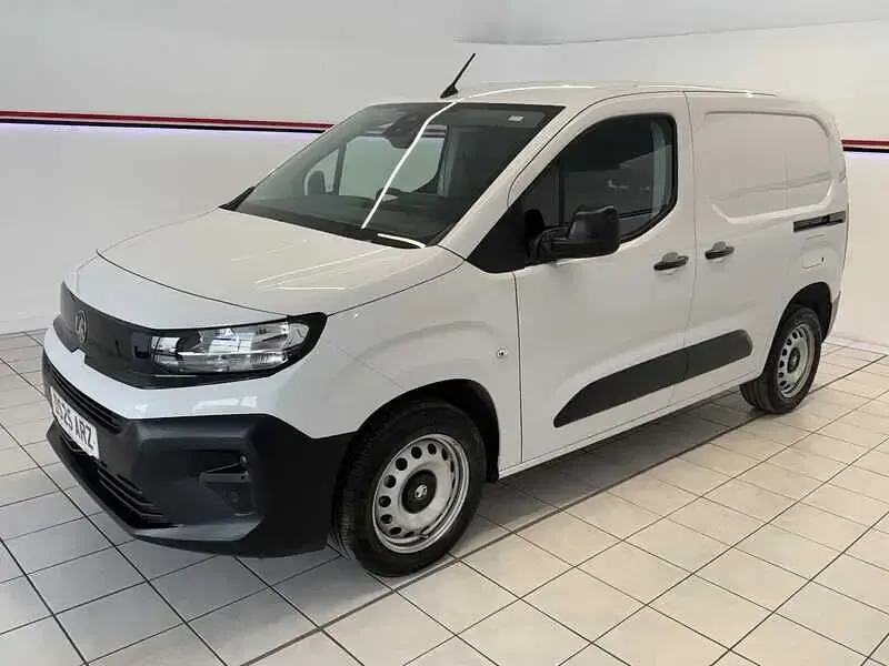 Used Vauxhall Combo S 100 HP (73 kW) 2025 White MPV