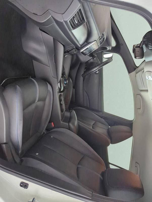 Used Nissan Leaf Tekna 110 kW (150 HP) 2019 White Hatchback