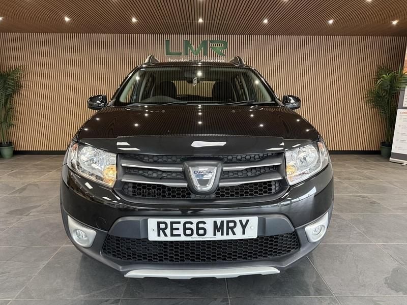 Used Dacia Sandero Lauréate 90 HP (66 kW) 2016 Black Hatchback