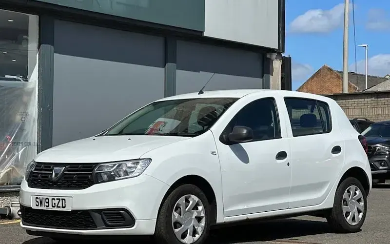 Used Dacia Sandero Essentiel 75 HP (55 kW) 2019 White Hatchback