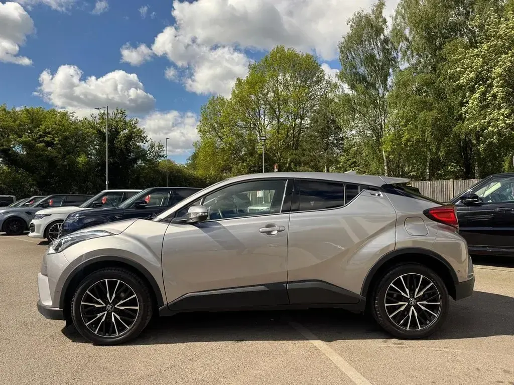 Used Toyota C-HR 116 HP (85 kW) 2017 Silver SUV