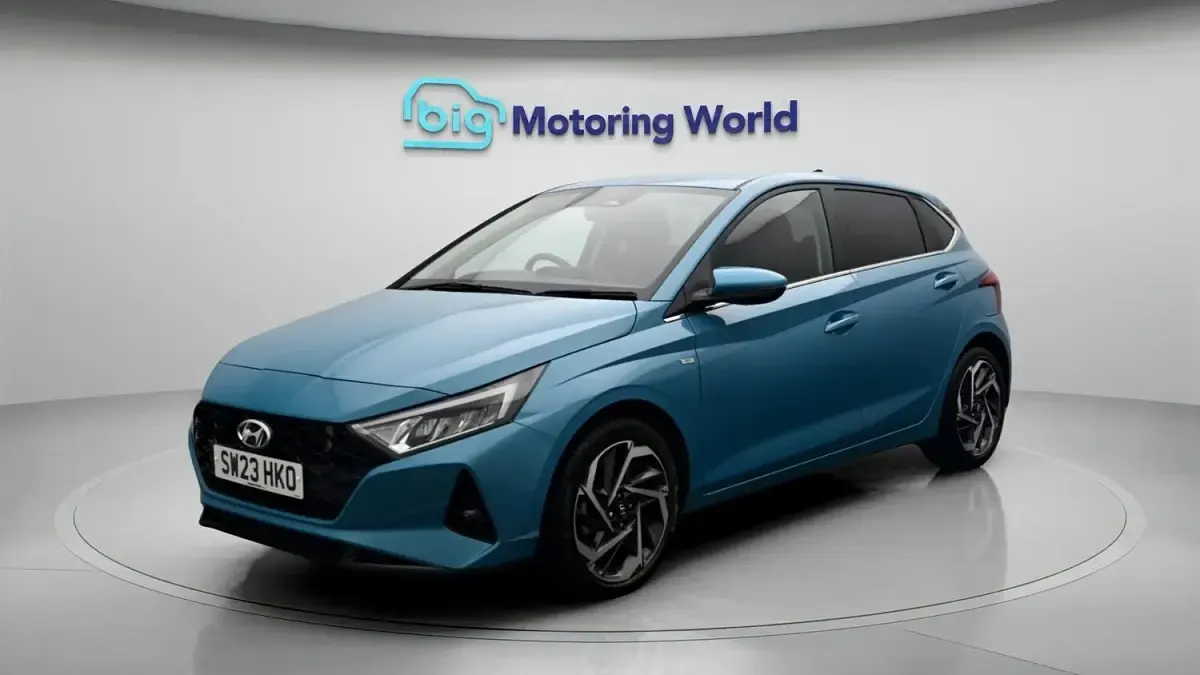 Used Hyundai i20 Premium 100 HP (73 kW) 2023 Turquoise Hatchback