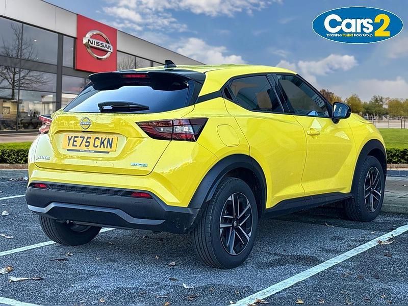 Used Nissan Juke N-Connecta 143 HP (105 kW) 2025 Yellow SUV