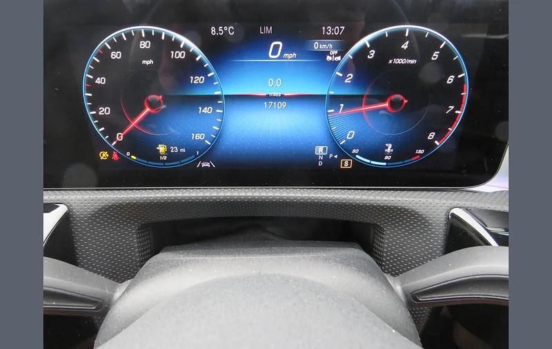 Used Mercedes CLA200 AMG Line Premium Plus 161 HP (118 kW) 2023 White Coupe