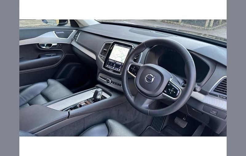 Used Volvo XC90 Core 250 HP (183 kW) 2023 Other SUV