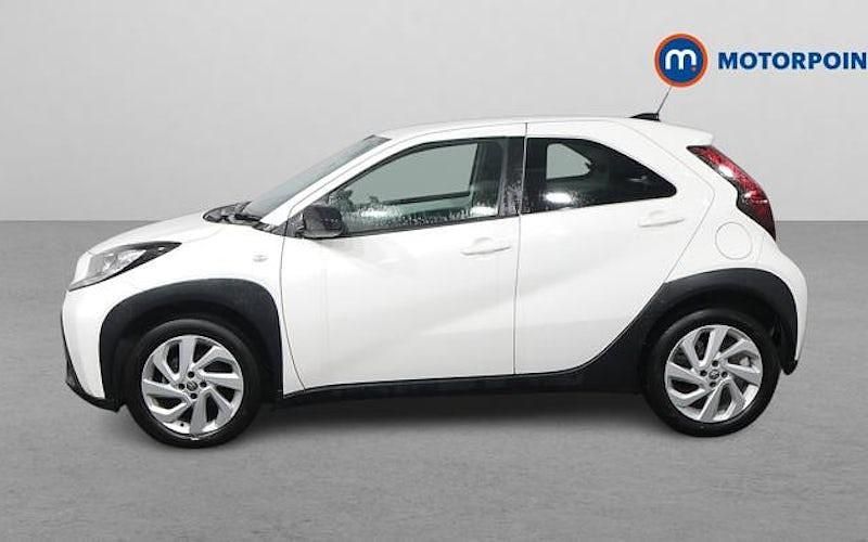 Used Toyota Aygo X PURE 72 HP (52 kW) 2025 SUV
