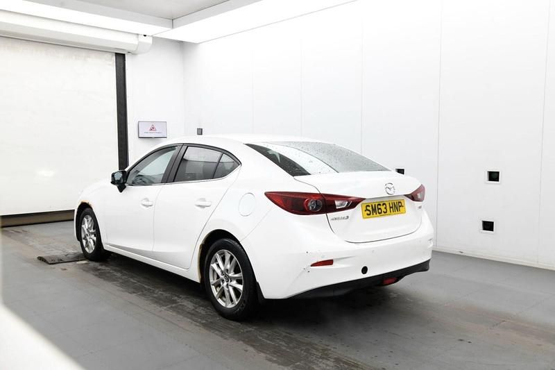 Begagnad Mazda 3 165 HK (121 kW) 2014 Vit Sedan