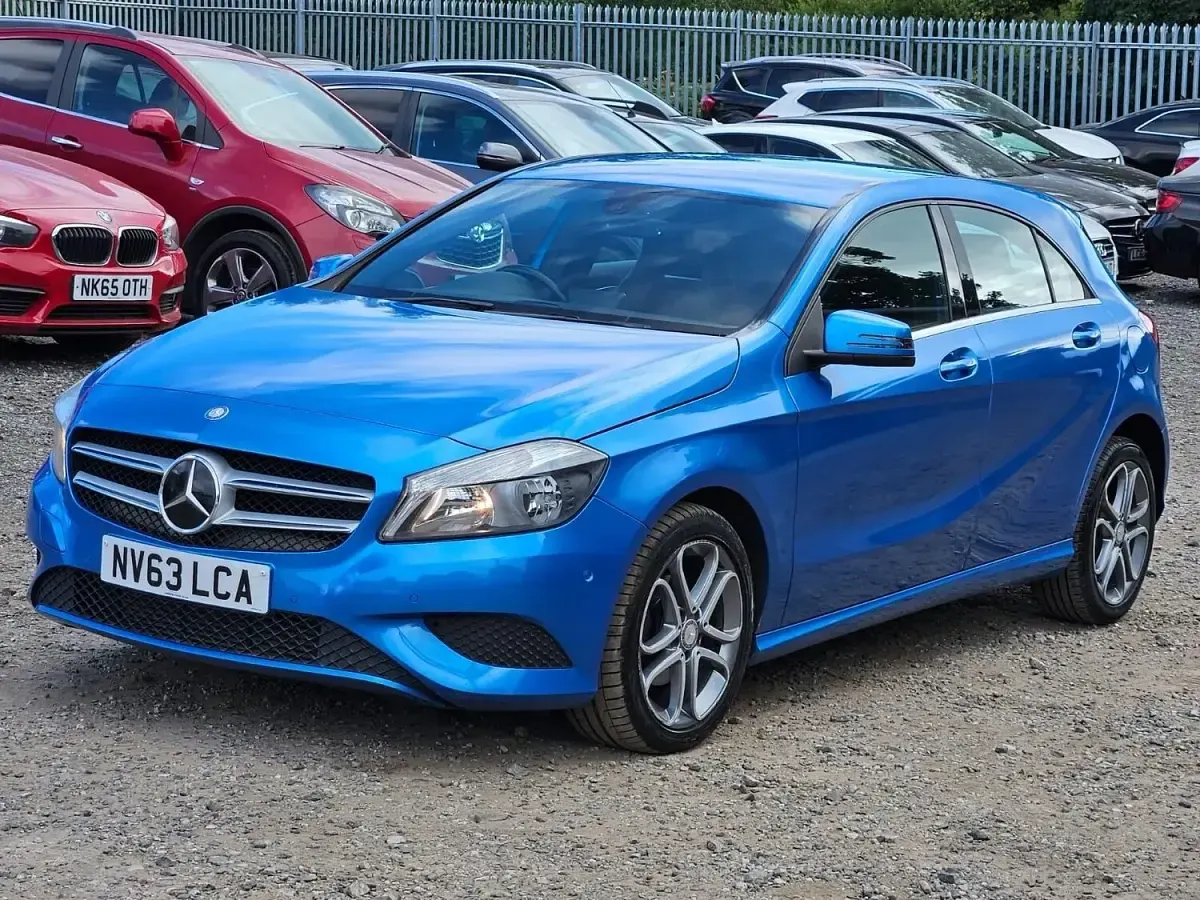 Used Mercedes A180 109 HP (80 kW) 2013 Blue Hatchback