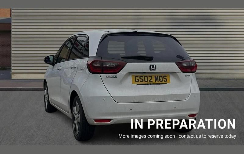 Used Honda Jazz Hybrid 120 HP (88 kW) 2022 White Hatchback