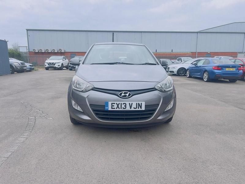 Used Hyundai i20 Active 85 HP (62 kW) 2013 Grey Hatchback