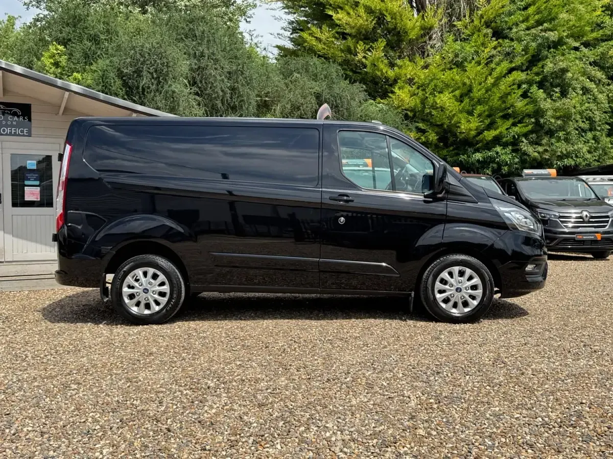 Used Ford Transit Custom Limited 130 HP (95 kW) 2023 Black Van