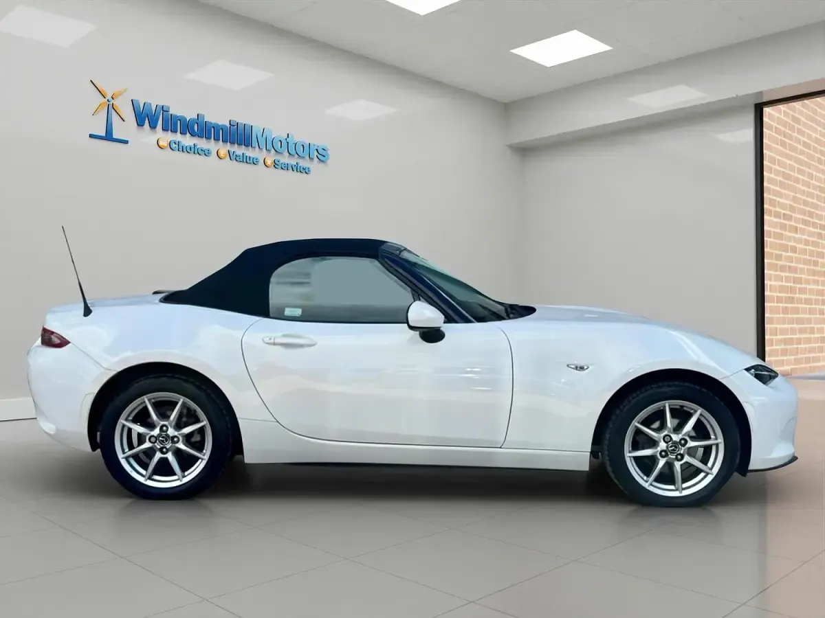 Used Mazda MX5 131 HP (96 kW) 2016 White Cabriolet