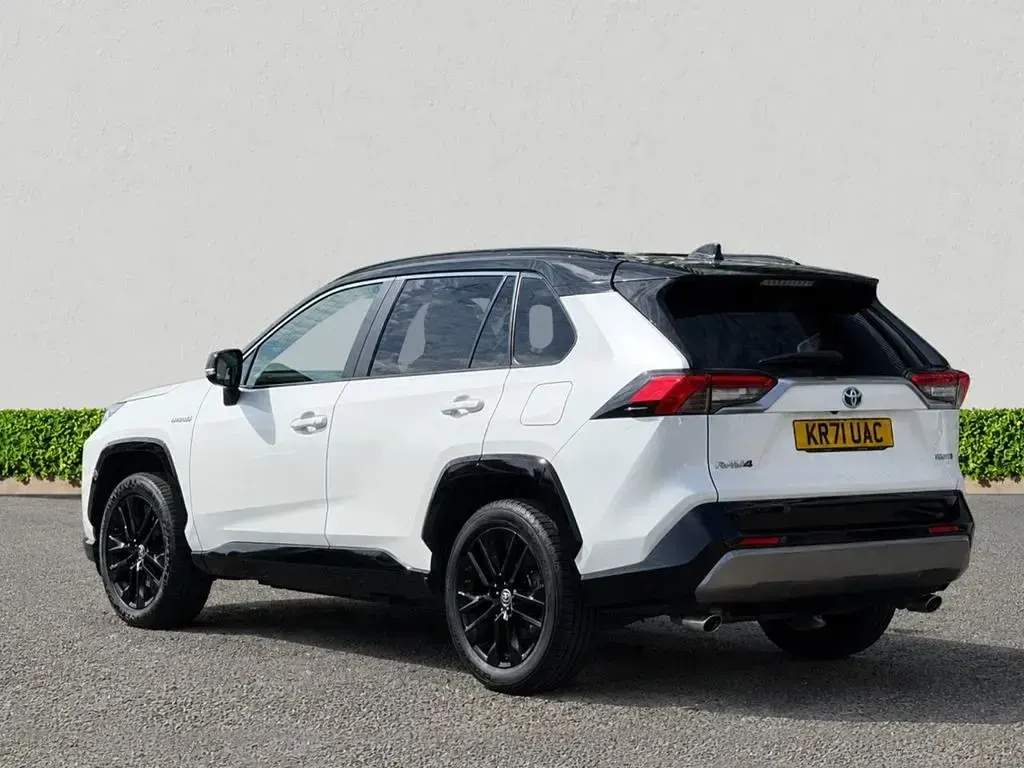 Used Toyota RAV4 Hybrid 218 HP (160 kW) 2022 White SUV