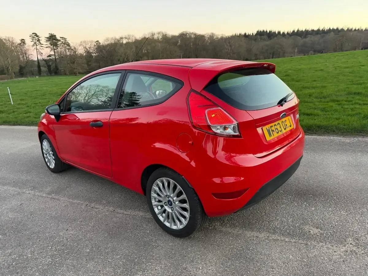 Used Ford Fiesta Studio 2013 Red Hatchback